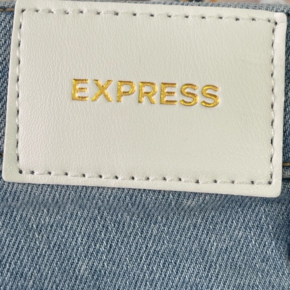 NWT Mom Jeans Curvy Supper Hi Rise Distressed Raw Hem Light washed  Size12 - Picture 9 of 16